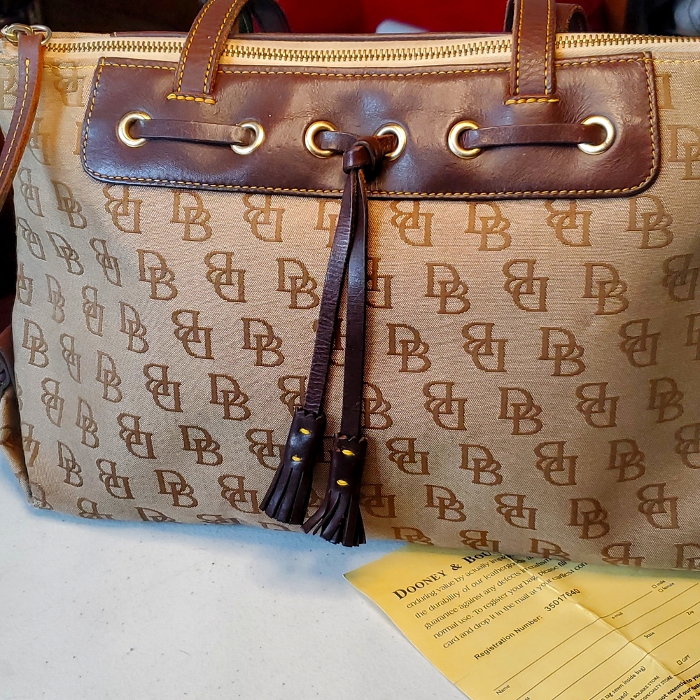 Vintage Dooney and Burke shoulder bag.